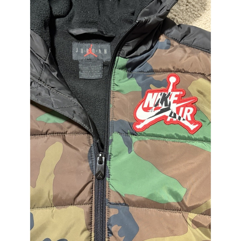 Nike Air Jordan Camo Puffer Jumpman Classic Mashup Jacket Boys Size 8-10 (S) - Picture 11 of 16